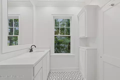 Bath - 820 Fairview St, Jackson, MS 39202 photo 3 of 4