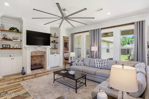 Living - 715 Prosperity Xing, Flowood, MS 39232 photo 1 of 2