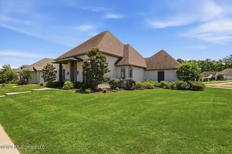 Exterior - 715 Prosperity Xing, Flowood, MS 39232 photo 3 of 9