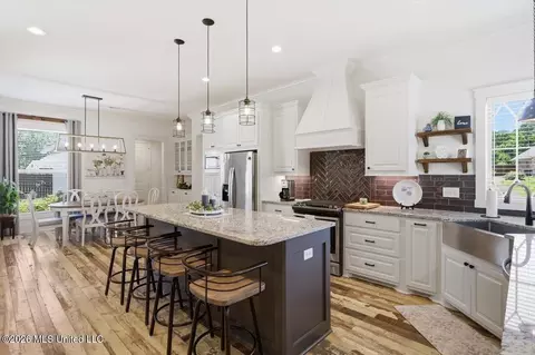 Kitchen - 715 Prosperity Xing, Flowood, MS 39232 photo 3 of 4