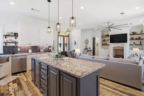 Kitchen - 715 Prosperity Xing, Flowood, MS 39232 photo 4 of 4
