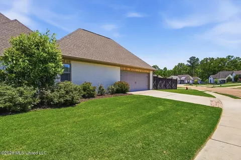Exterior - 715 Prosperity Xing, Flowood, MS 39232 photo 4 of 9