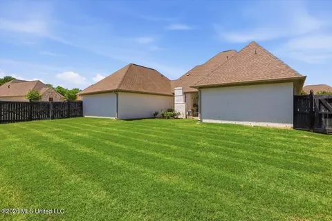 Exterior - 715 Prosperity Xing, Flowood, MS 39232 photo 8 of 9