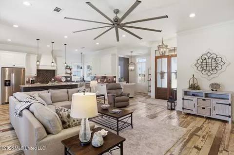 Living - 715 Prosperity Xing, Flowood, MS 39232 photo 2 of 2