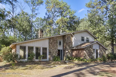 103 Redbud Trl, Brandon, MS 39047