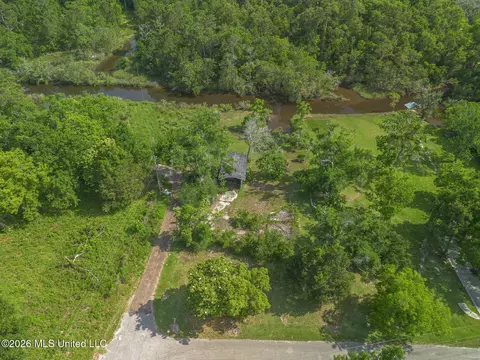 3035 Borries St, D'iberville, MS 39540