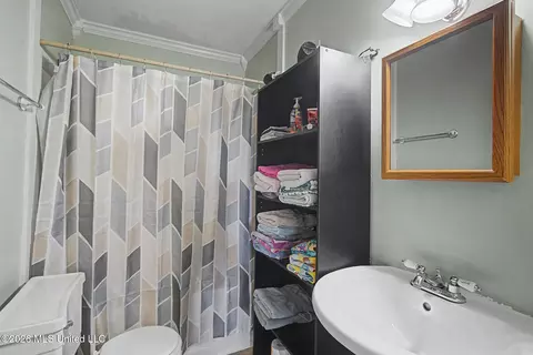 Bath - 340 E Bond Rd, Wiggins, MS 39577 photo 1 of 1