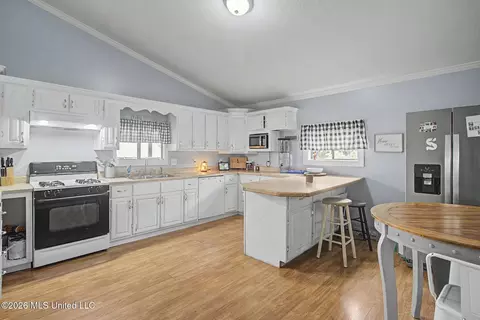 Kitchen - 340 E Bond Rd, Wiggins, MS 39577 photo 1 of 2