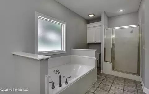 Bath - 104 Brookside Pl, Madison, MS 39110 photo 4 of 9