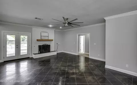 Living - 104 Brookside Pl, Madison, MS 39110 photo 3 of 6