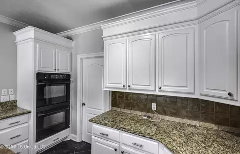 Kitchen - 104 Brookside Pl, Madison, MS 39110 photo 7 of 7