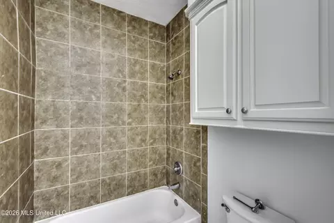 Bath - 104 Brookside Pl, Madison, MS 39110 photo 7 of 9