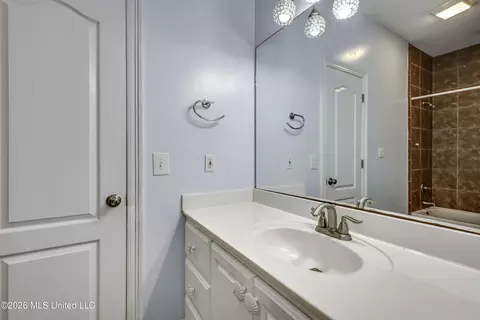 Bath - 104 Brookside Pl, Madison, MS 39110 photo 8 of 9