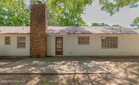 Exterior - 5756 Gladewood Dr, Jackson, MS 39211 photo 2 of 6