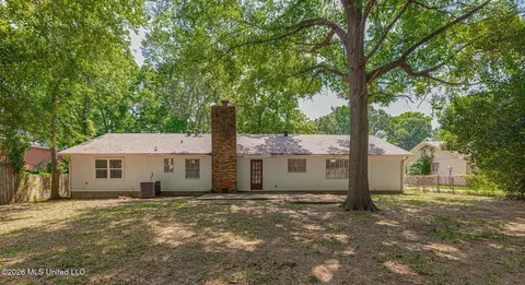 Exterior - 5756 Gladewood Dr, Jackson, MS 39211 photo 4 of 6