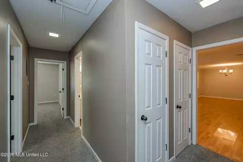 Entry Way - 5756 Gladewood Dr, Jackson, MS 39211 photo 1 of 1