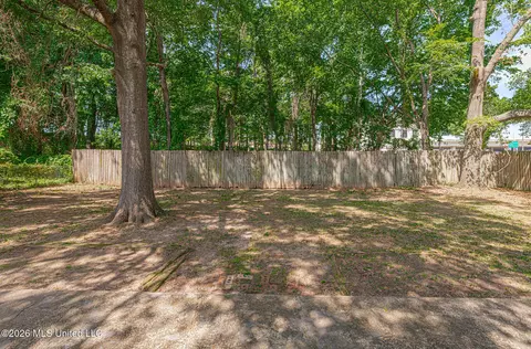 Exterior - 5756 Gladewood Dr, Jackson, MS 39211 photo 5 of 6