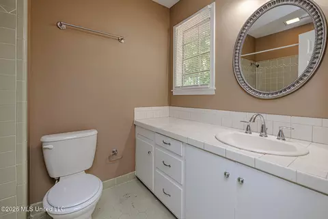 Bath - 5756 Gladewood Dr, Jackson, MS 39211 photo 4 of 4