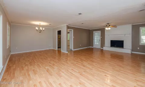 Living - 5756 Gladewood Dr, Jackson, MS 39211 photo 1 of 6