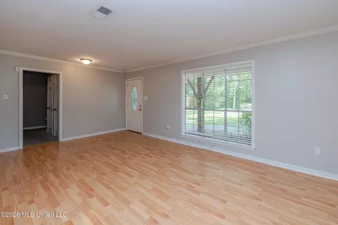 Living - 5756 Gladewood Dr, Jackson, MS 39211 photo 3 of 6
