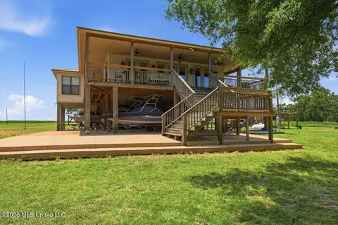 2595 Deerfield Rd, Yazoo City, MS 39194
