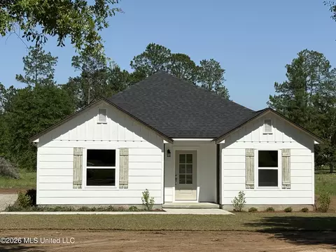 124 Albert Davis Rd, Lucedale, MS 39452