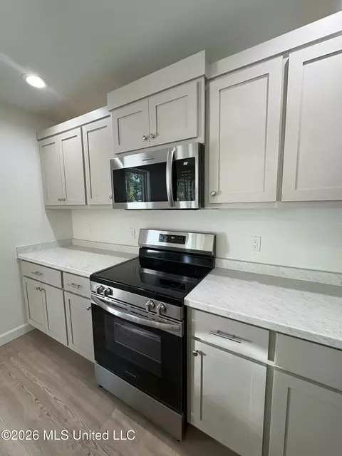 Kitchen - 124 Albert Davis Rd, Lucedale, MS 39452 photo 5 of 6