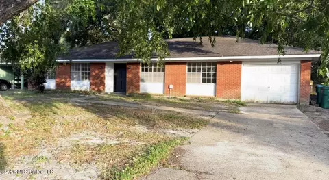 2412 Collins Blvd, Gulfport, MS 39507