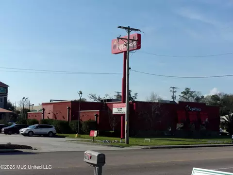 944 Cedar Lake Rd, Biloxi, MS 39532 photo 8