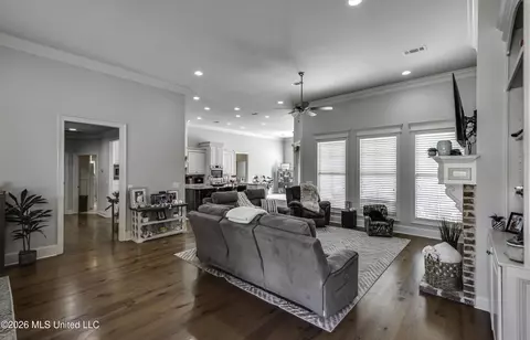 Entry Way - 518 Devereaux Dr, Brandon, MS 39042 photo 2 of 3