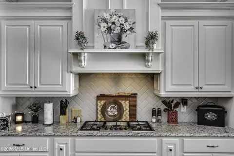 Kitchen - 518 Devereaux Dr, Brandon, MS 39042 photo 6 of 7