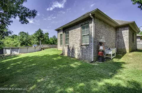 Exterior - 518 Devereaux Dr, Brandon, MS 39042 photo 5 of 10