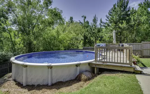 Exterior - 518 Devereaux Dr, Brandon, MS 39042 photo 2 of 10