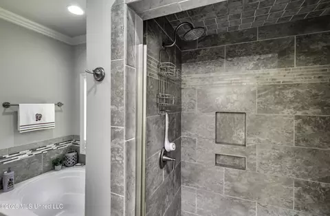 Bath - 518 Devereaux Dr, Brandon, MS 39042 photo 4 of 7