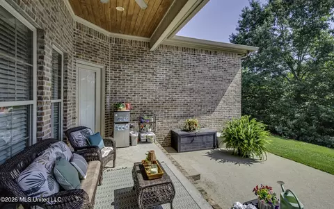 Exterior - 518 Devereaux Dr, Brandon, MS 39042 photo 6 of 10