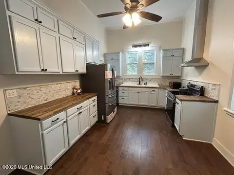 Kitchen - 430 3rd St, Mccomb, MS 39648 photo 3 of 6