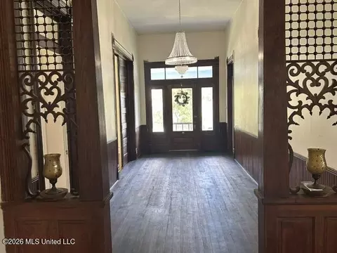 Entry Way - 430 3rd St, Mccomb, MS 39648 photo 9 of 9