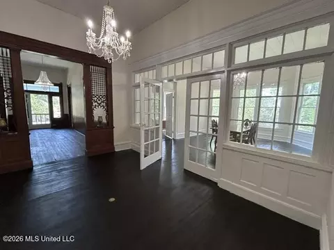 Dining - 430 3rd St, Mccomb, MS 39648 photo 1 of 3