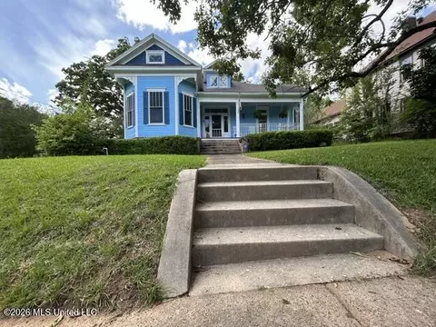 Exterior - 430 3rd St, Mccomb, MS 39648 photo 7 of 20