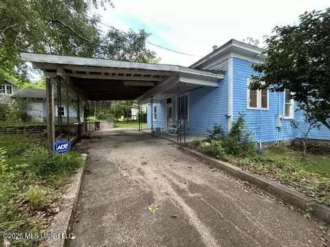 Exterior - 430 3rd St, Mccomb, MS 39648 photo 11 of 20