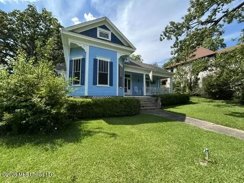 Exterior - 430 3rd St, Mccomb, MS 39648 photo 4 of 20