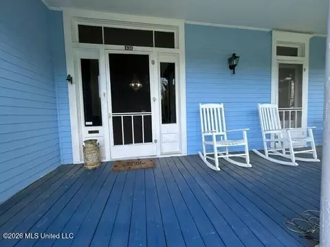 Exterior - 430 3rd St, Mccomb, MS 39648 photo 6 of 20