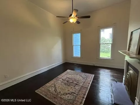 Living - 430 3rd St, Mccomb, MS 39648 photo 1 of 6
