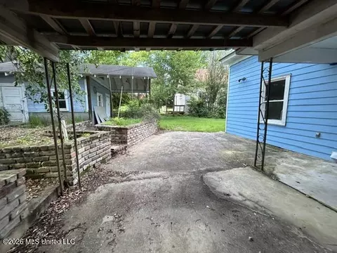 Exterior - 430 3rd St, Mccomb, MS 39648 photo 14 of 20