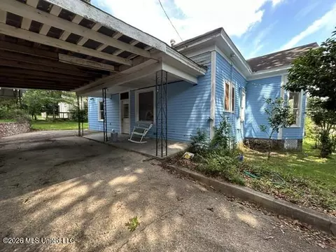 Exterior - 430 3rd St, Mccomb, MS 39648 photo 12 of 20