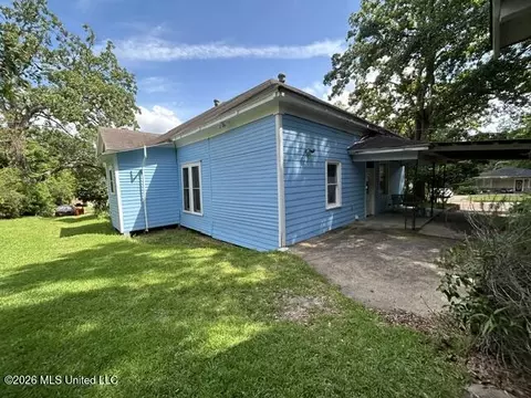 Exterior - 430 3rd St, Mccomb, MS 39648 photo 17 of 20