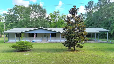 14 E Magnolia Ave, Mchenry, MS 39561