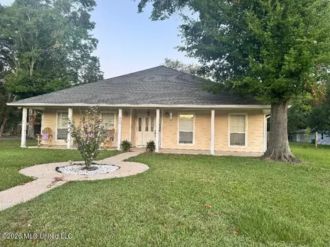 1303 Martin St, Pascagoula, MS 39581