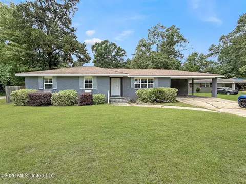 1551 N Beech St, Picayune, MS 39466