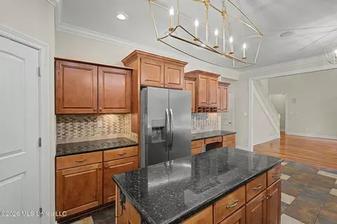 Kitchen - 8 E Crockett Loop, Hernando, MS 38632 photo 5 of 5